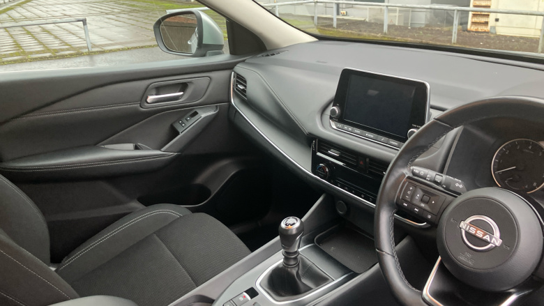 Nissan Qashqai 1.3 DiG-T MH Acenta Premium 5dr Petrol Hatchback